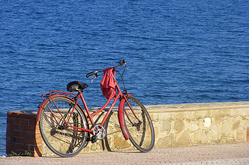 bike by the ocean