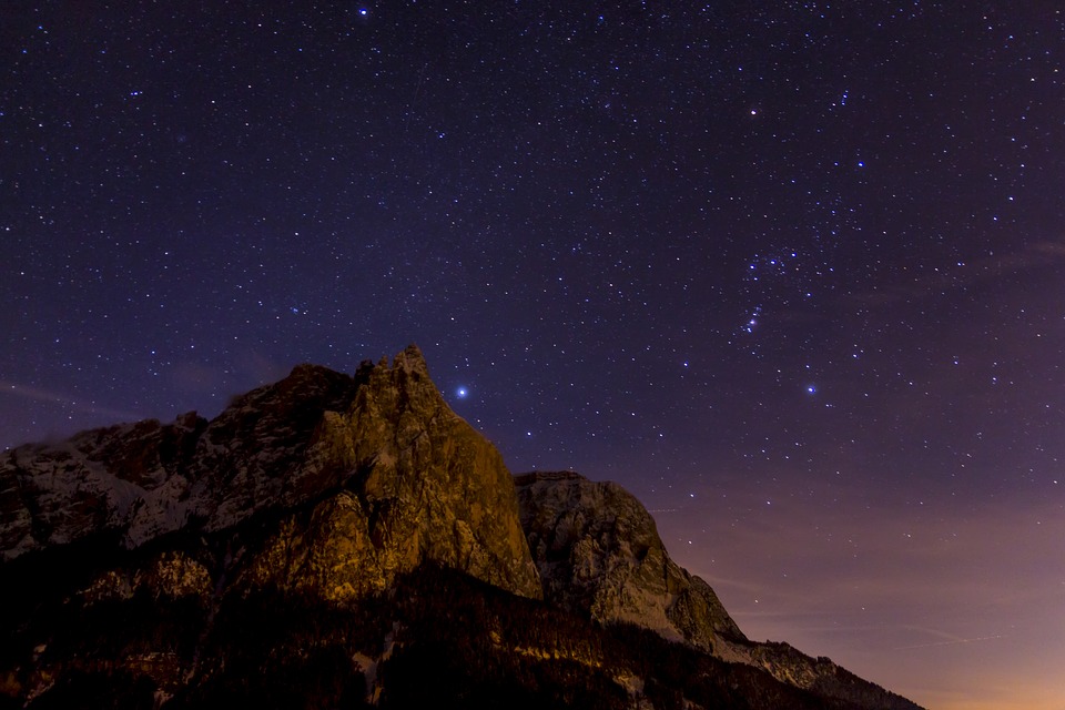 night sky over mountains